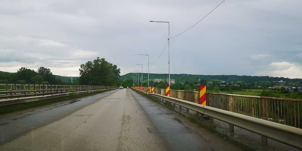 Circulație restricționată pe podul de la Teiș